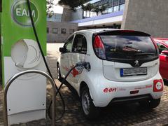 EAM Ladestation + Peugeot iOn